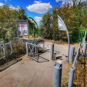 Les Terrils 11/19 De Loos-En-Gohelle 3 Accès piéton et vélo pour emprunter la passerelle.