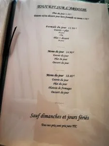 Tarification de menu et plat de jour au Cheval Blanc à Naours