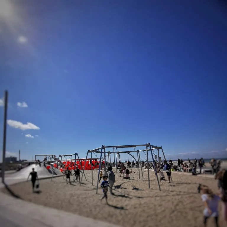 Visiter Calais À Dos De Dragon ? 10 Jeux de plage pour les enfants