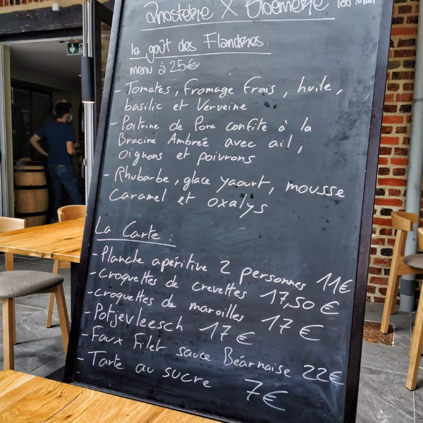 Tableau avec le menu du jour et la carte de l'estaminet