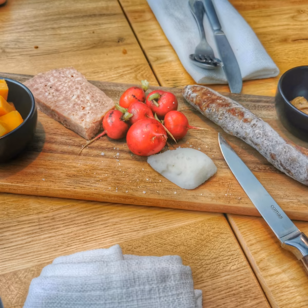 A La Découverte Du Nord Et Bien Plus Encore 6 Photo de la planche de charcuterie à l'estaminet Anosteké à Blaringhem