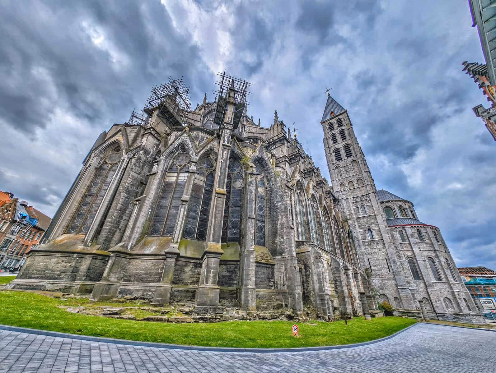 Mon Avis Sur Frit'House'L À Tournai : Une Référence Des Frites Belges Qui Fait Saliver ? 3 Cathédrale tournai