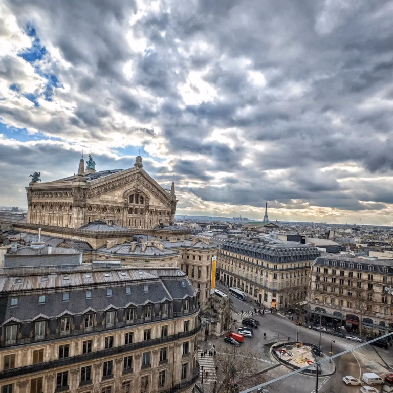 Lire la suite à propos de l’article Paris Vu D&rsquo;en Haut : L&rsquo;Expérience Gratuite Incontournable Aux Galeries Lafayette