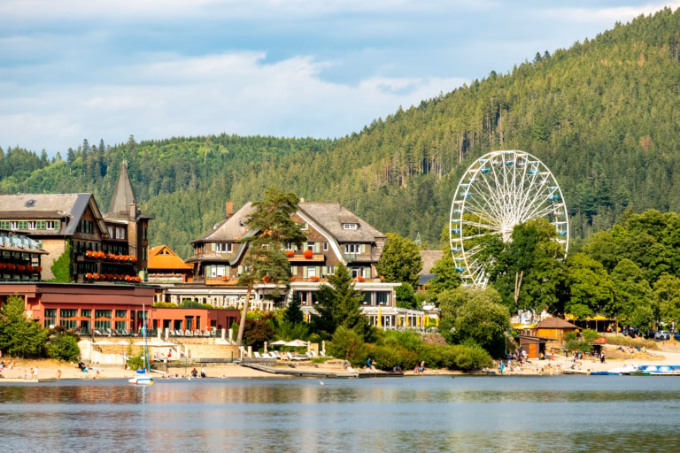 Lire la suite à propos de l’article Découvrir le Lac de Titisee en Famille : Activités, Tarifs et Informations Pratiques