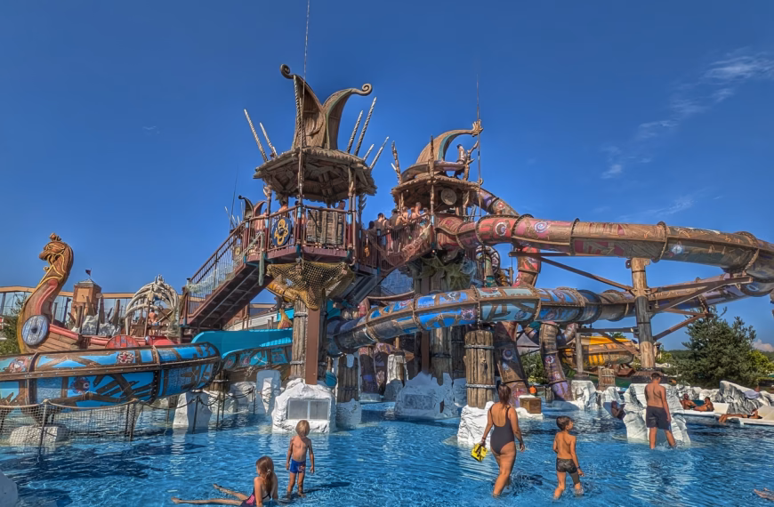 Mon Guide D'Europa Park, De Rulantica Et Du Resort Hôtel ! 73 Parc aquatique avec toboggans colorés