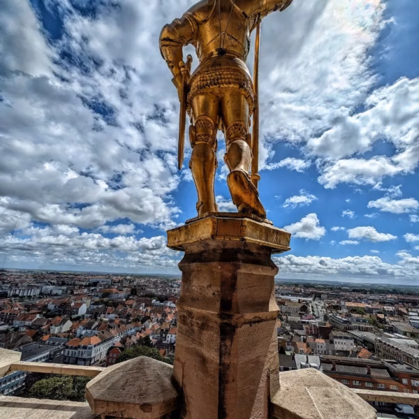 Les Meilleures Idées De Sorties Dans Le Nord De La France 49 Les Beffrois, Symboles des Hauts-de-France : Un Voyage au Cœur de l’Histoire et de l’Architecture 🏰🔔