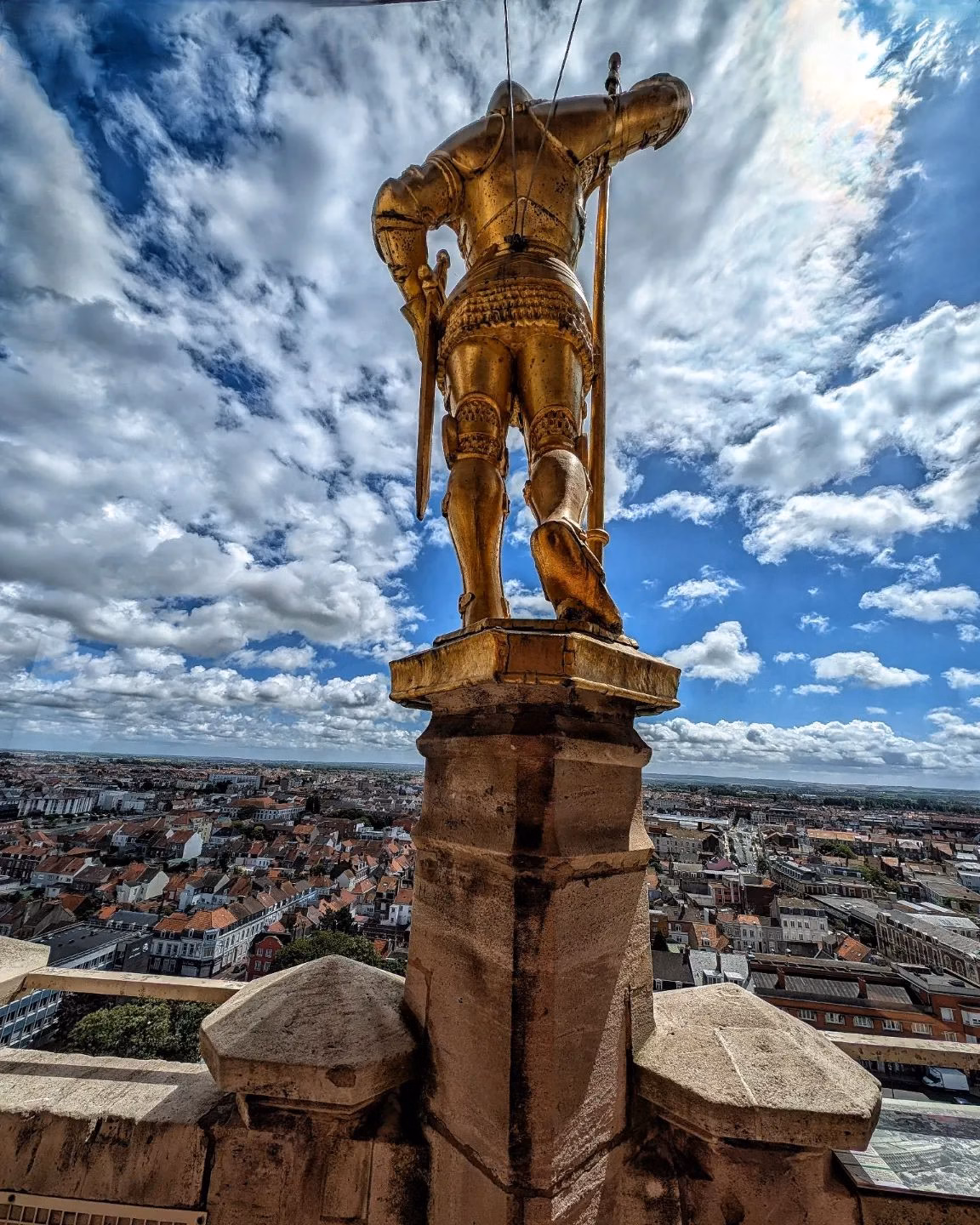 Découvrez le Beffroi de Calais : Un joyau historique à ne pas manquer ! 14
