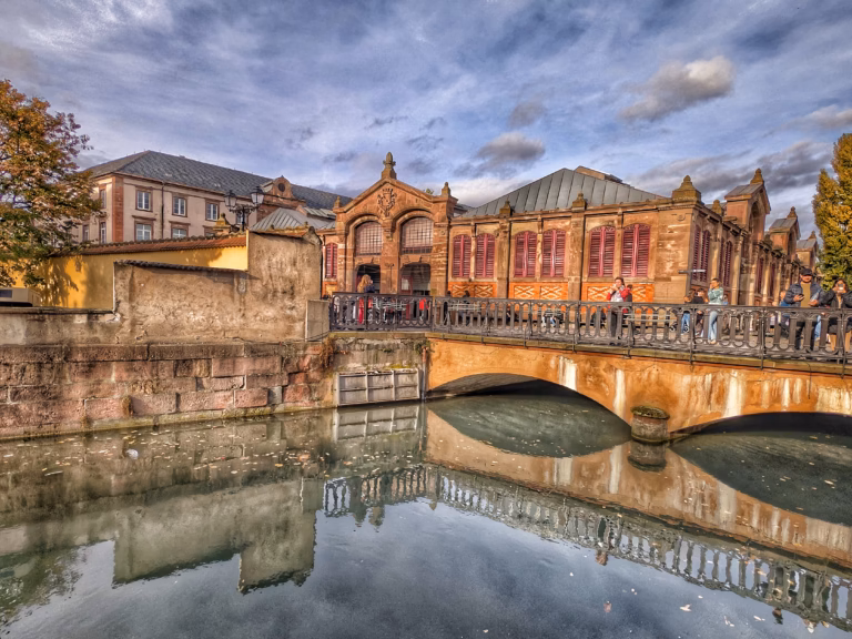 la petite venise, vu sur le marché couvert