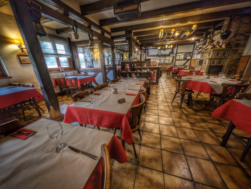 la salle de l'Auberge B'm Hans, 