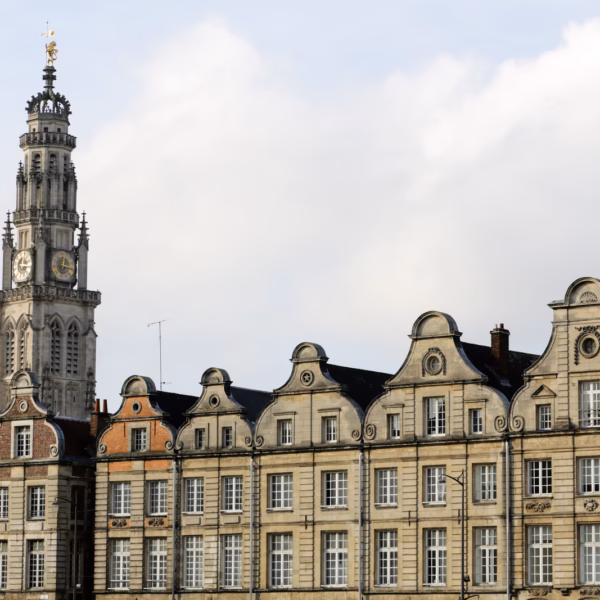 Architecture historique avec un beffroi