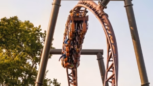 Parc Astérix : Top 5 des attractions les plus rapides et fortes pour un maximum de G !