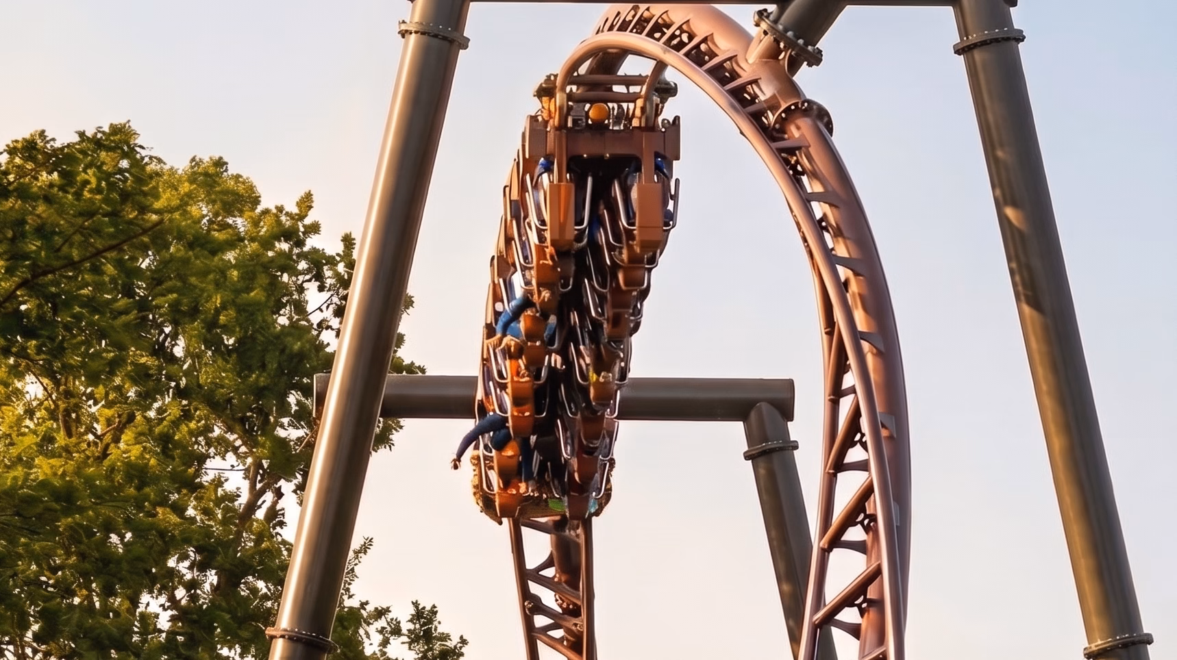 Plongée Dans L'Univers D'Astérix : Guide Complet Du Parc Astérix (Hauts-De-France) 3 Montagnes russes en plein air au Parc Astérix
