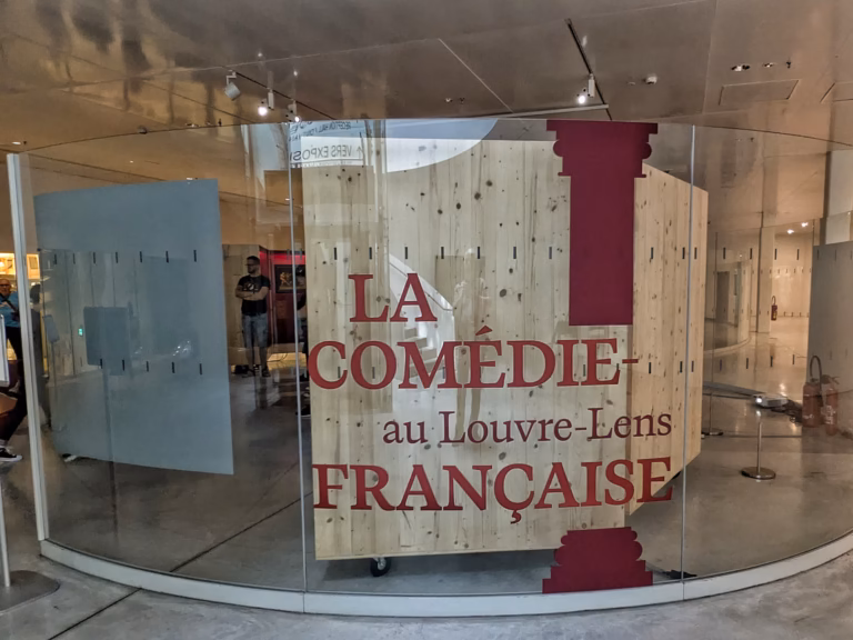 La Comédie au Louvre-Lens française