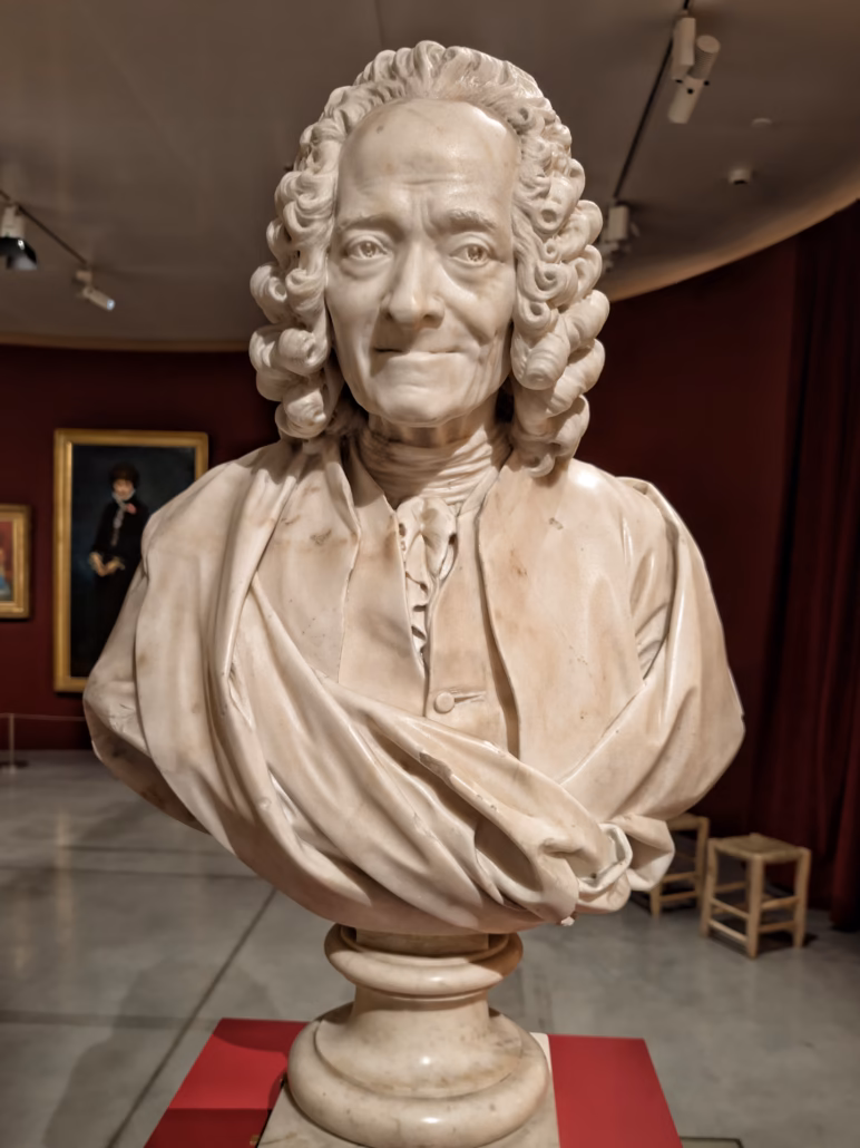 Buste en marbre d'un homme célèbre (Voltaire)