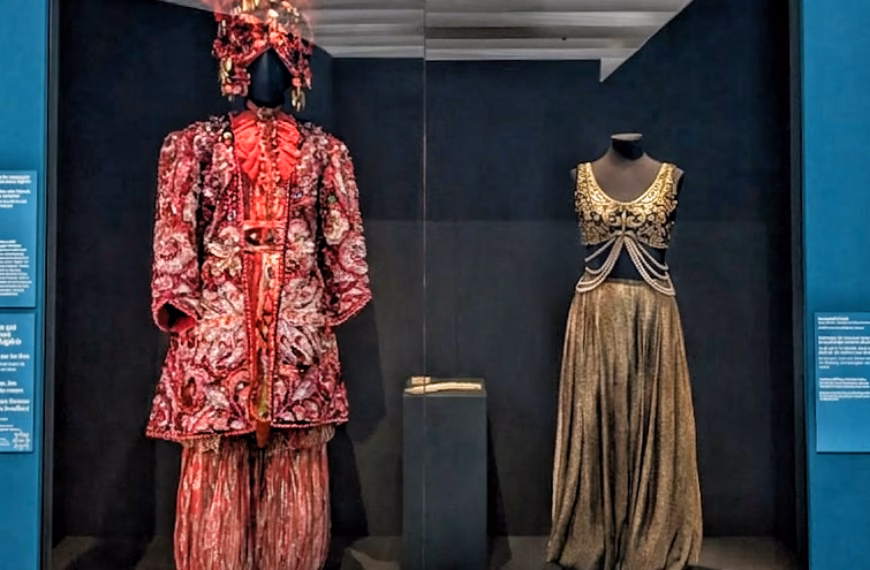 Costumes de scène exposé