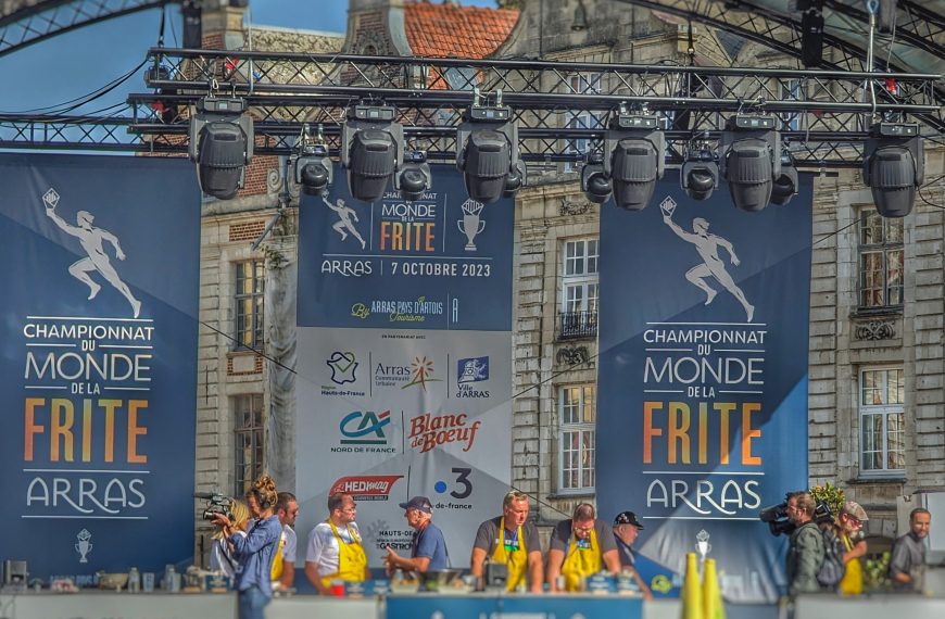 Visiter Les Hauts De France, Le Nord Pas-De-Calais Picardie 5 Compétition de frites à Arras